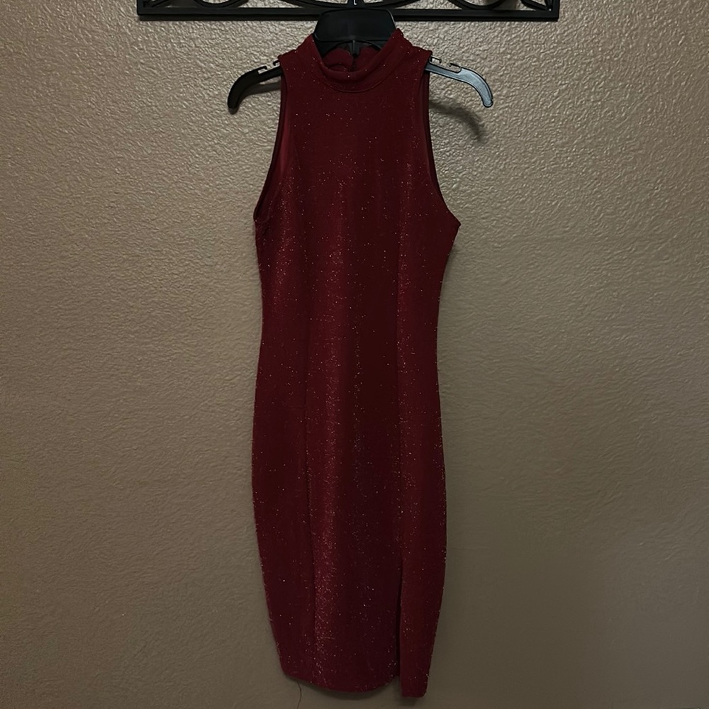 Beautiful sparkly red dress!